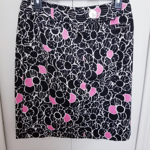 Abstract, Pink & Black Skirt - Picture 7 of 7